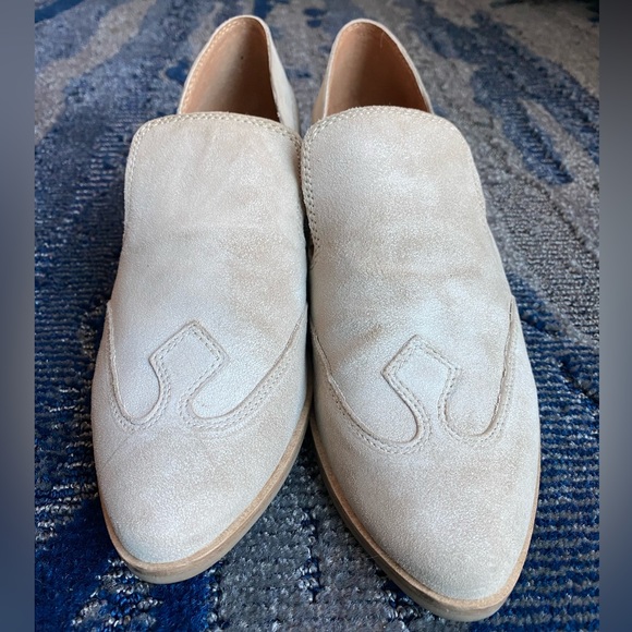 Merlyin Loafer in Cream & Light Brown - Size 10 - Picture 2 of 9